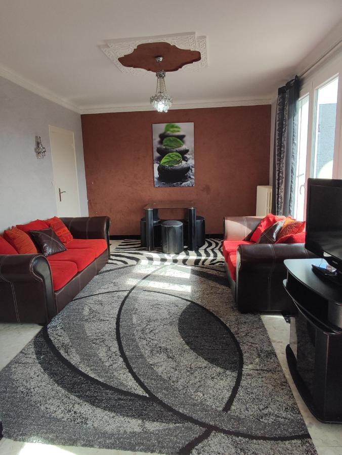 Agreable Appartement Familial Avec Jardin بلْوا المظهر الخارجي الصورة